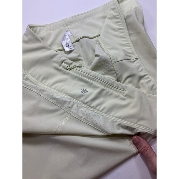 Athleta Run With It 3.5" Short Shorts Pale Yellow Green XL Stretch Pocket - Picture 12 of 16